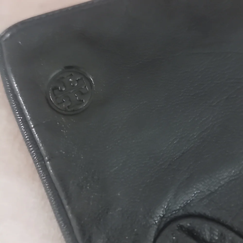 Authentic Tory burch womans gloves - Picture 3 of 6